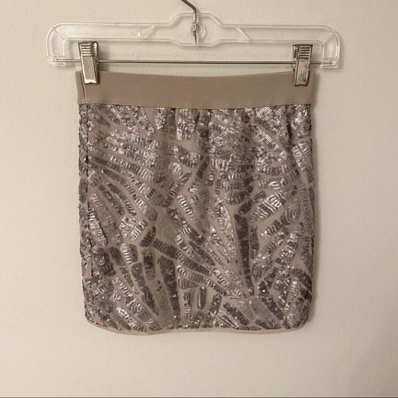 BCBG MAXAZRIA  Grey Sequin Mini Skirt - Picture 2 of 6